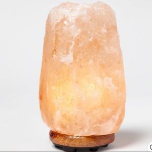Pink Himalayan sea salt lamps